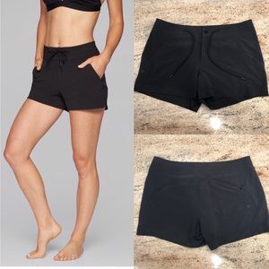 ATHLETA HUDSON BLACK SHORTS